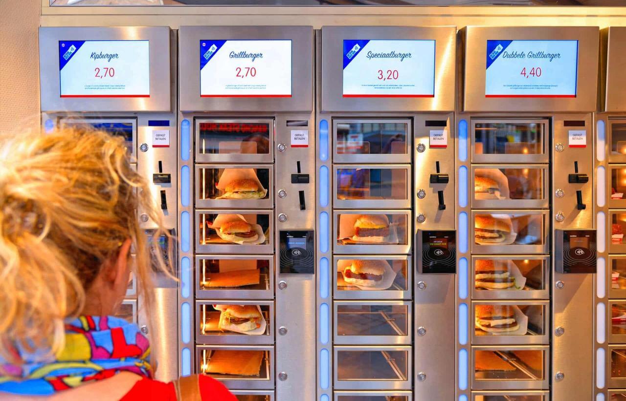 Burgers cooking in vending machine for hot snacks