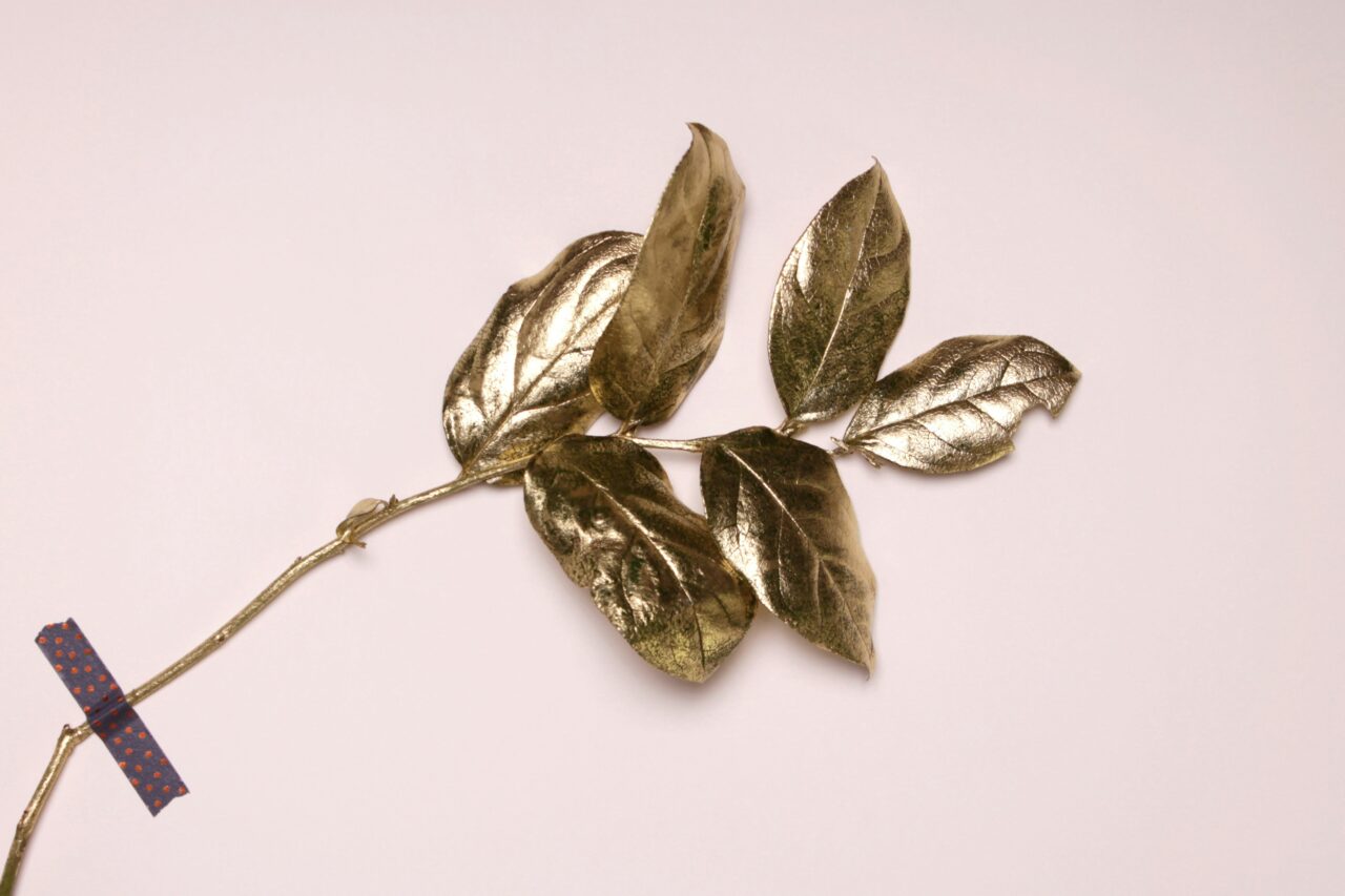 luxury coffee and instagram coffee trends that are the Gold-Leaf Cappuccino and gold leaf coffee hot drinks