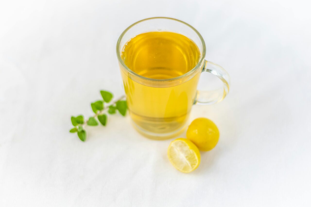 lemon balm tea and tisane which has health benefits and medicinal qualities